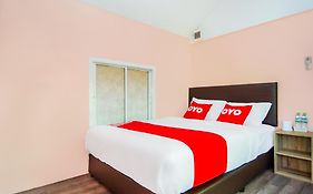 Oyo 578 Pj Resort And Snooker Club